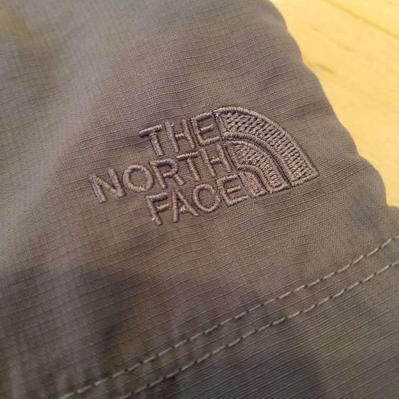 North Face Shorts - Picture 4 of 8